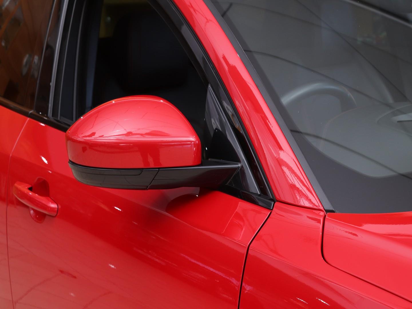 2019 Jaguar E-Pace P250 AWD R-Dynamic SE First Edition image 7