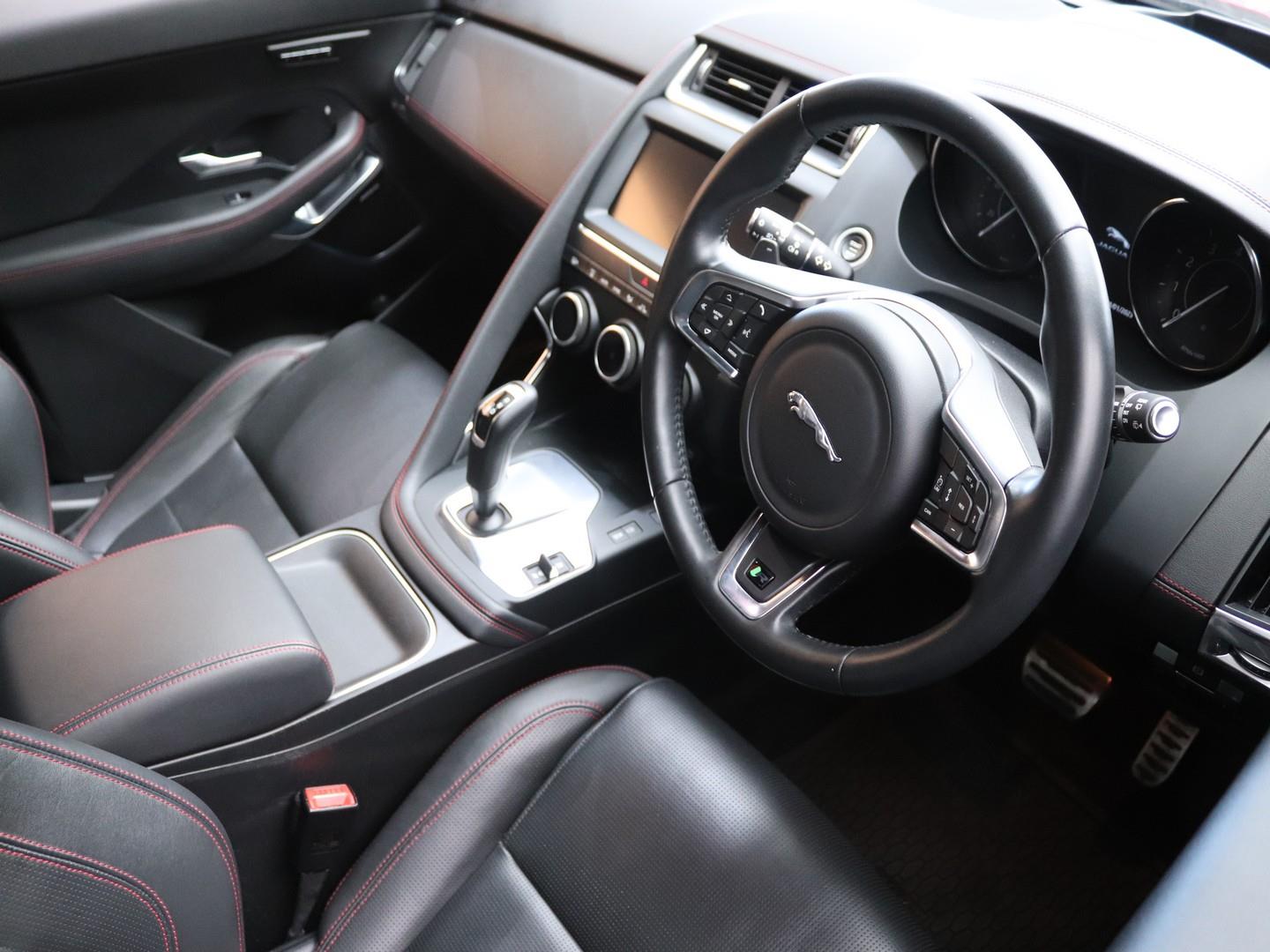 2019 Jaguar E-Pace P250 AWD R-Dynamic SE First Edition image 8