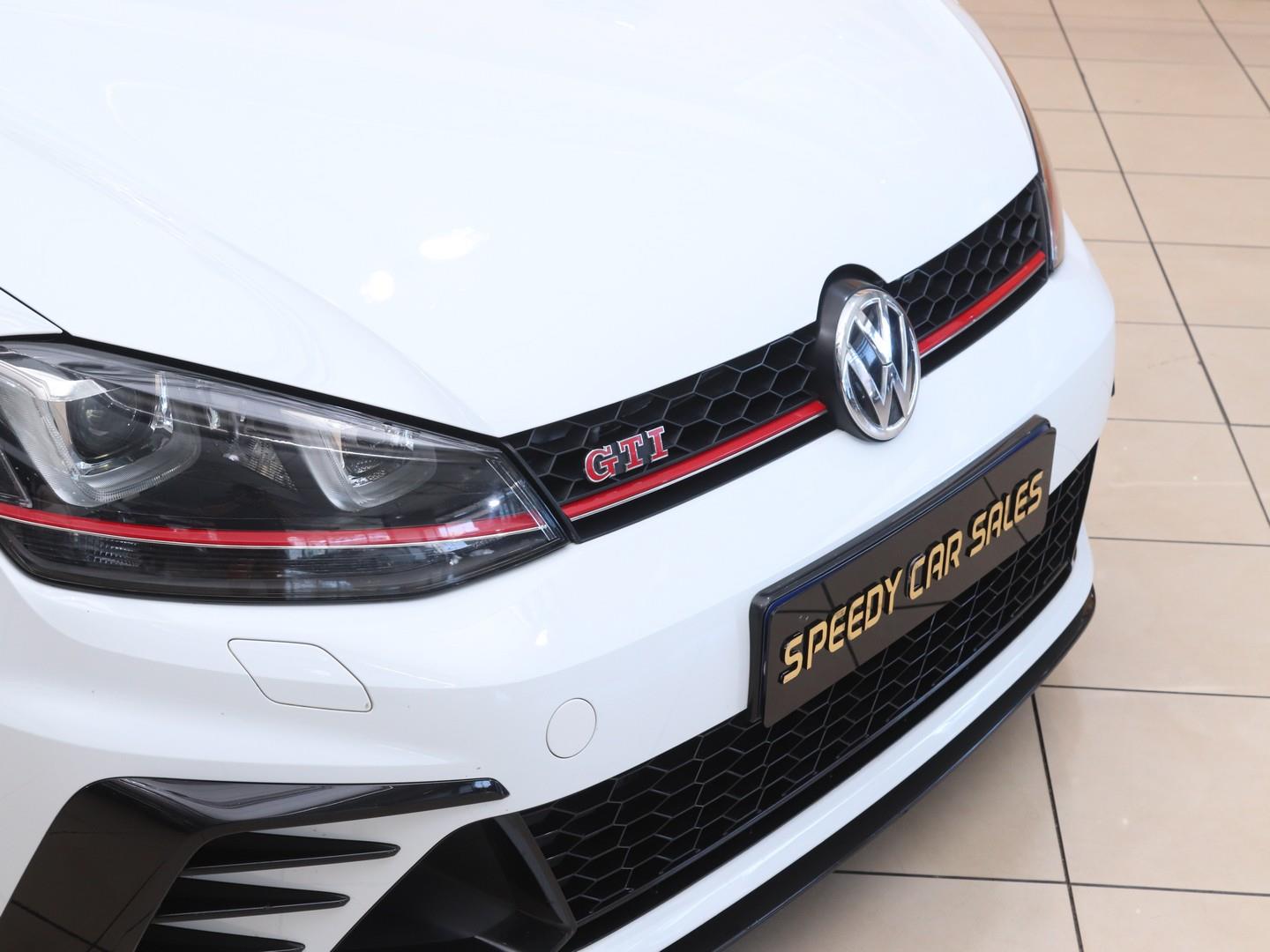 2017 Volkswagen Golf GTI ClubSport S image 5