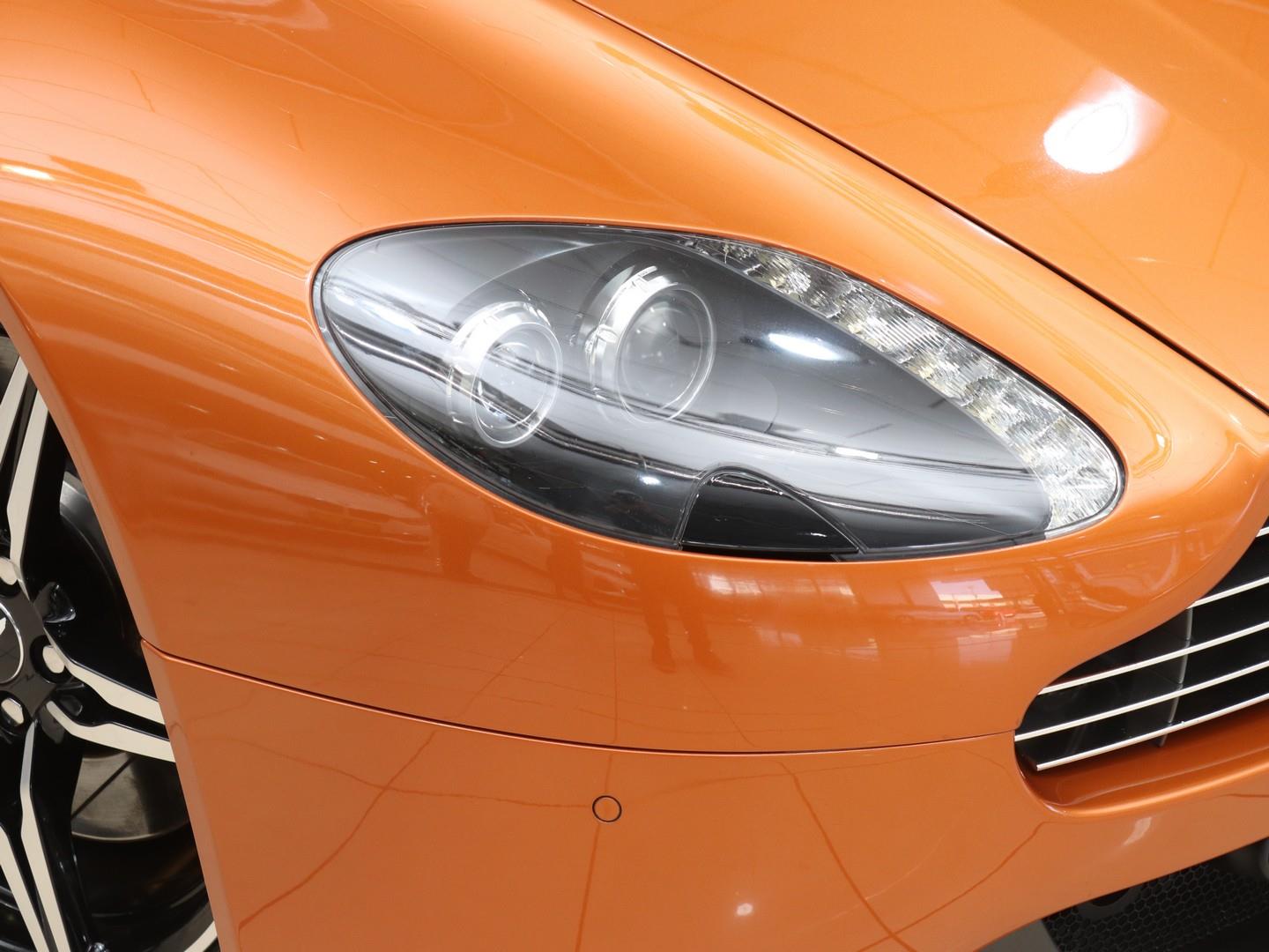 2016 Aston Martin Vantage Coupe image 4