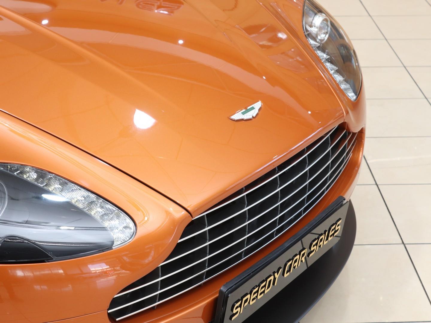 2016 Aston Martin Vantage Coupe image 5
