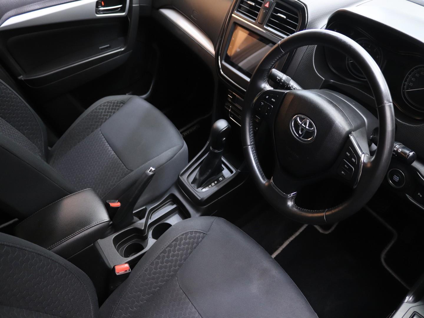 2022 Toyota Urban Cruiser 1.5 XR Auto image 8