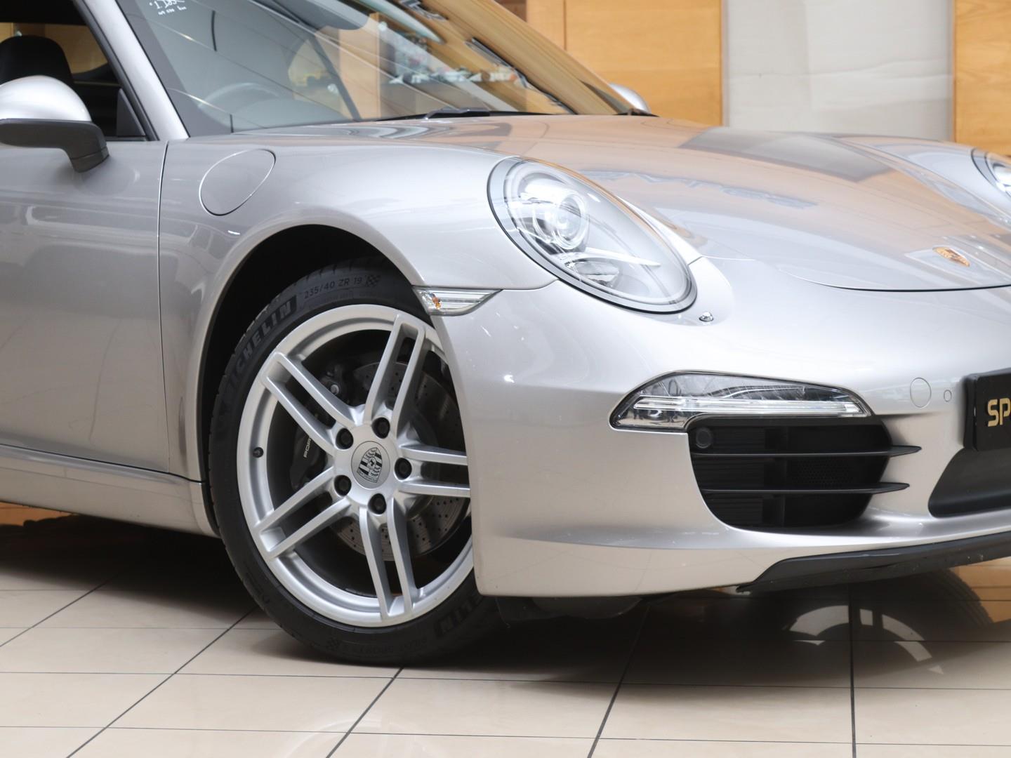 2013 Porsche 911 Carrera Cabriolet Auto image 2