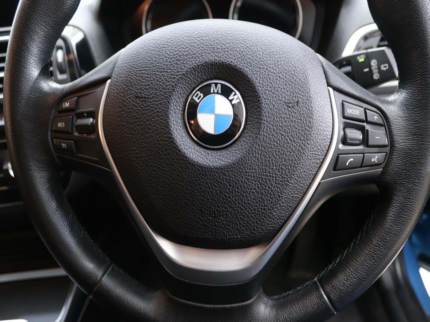 2018 BMW 1 Series 118i 5-Door Auto image 10