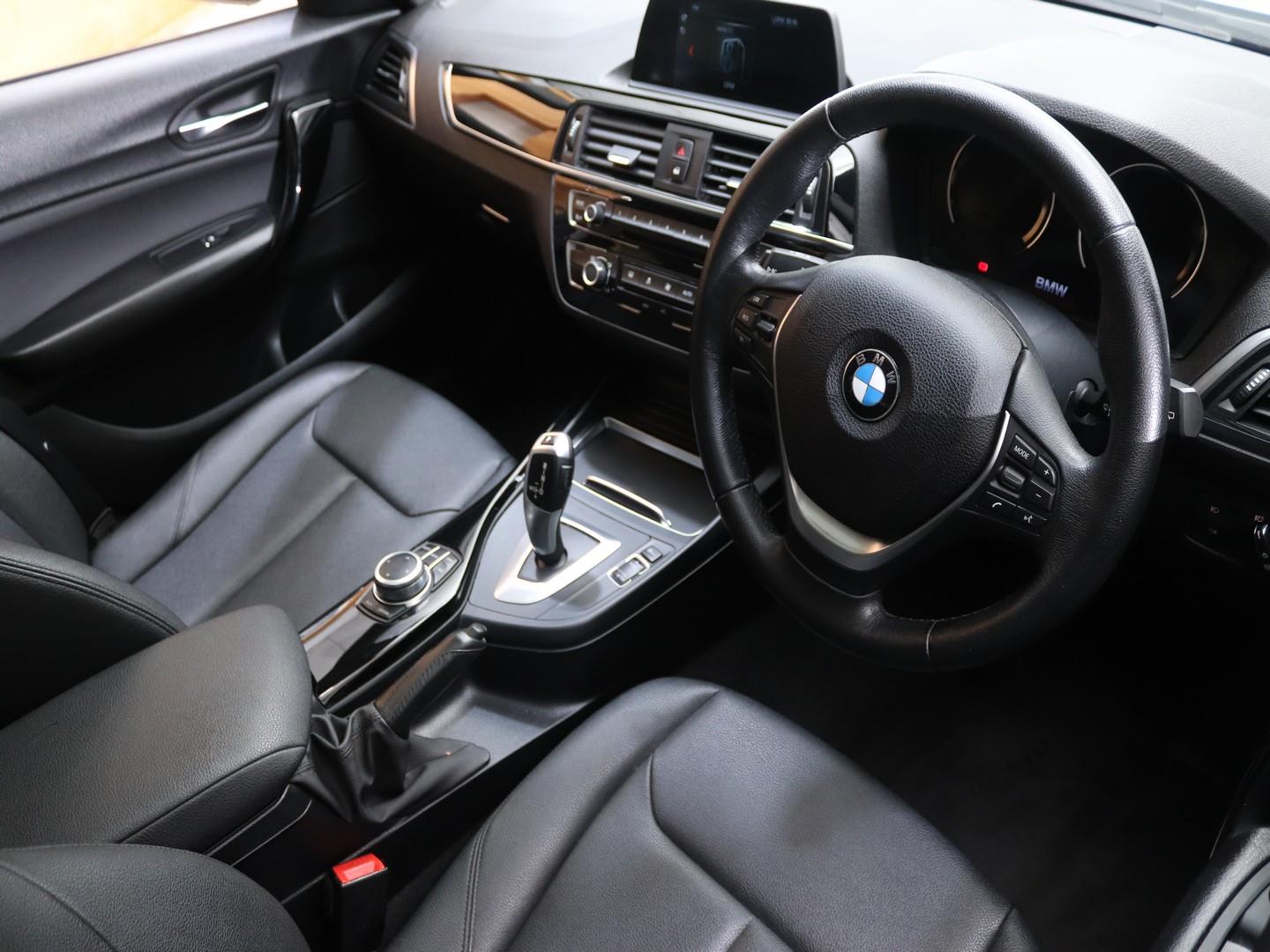 2018 BMW 1 Series 118i 5-Door Auto image 9