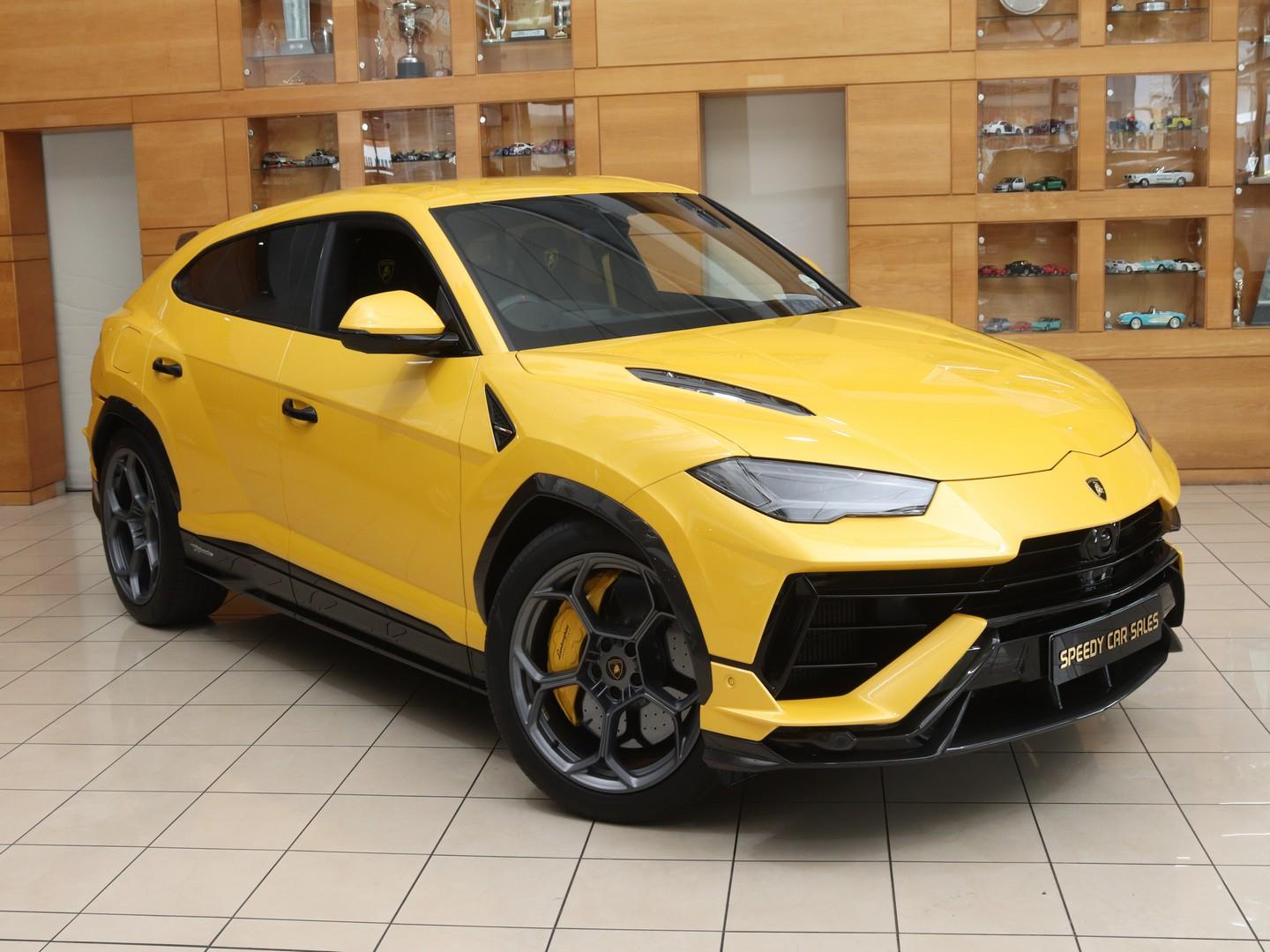 2024 Lamborghini Urus Performante image 3