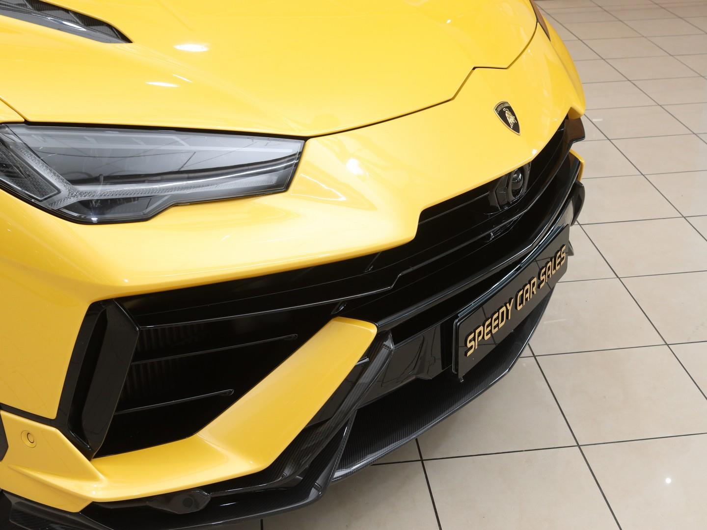 2024 Lamborghini Urus Performante image 5