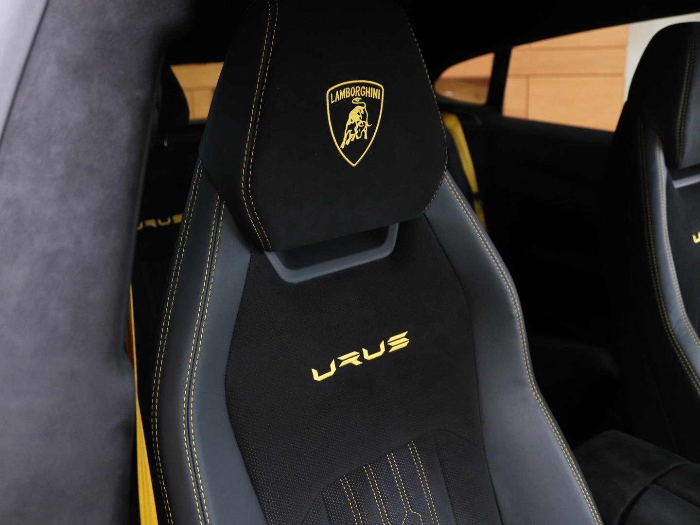 2024 Lamborghini Urus Performante image 8