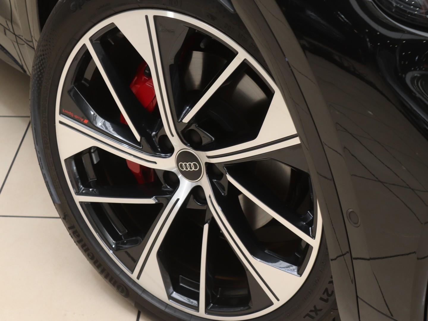 2025 Audi SQ5 Sportback TFSI Quattro Black Edition image 6
