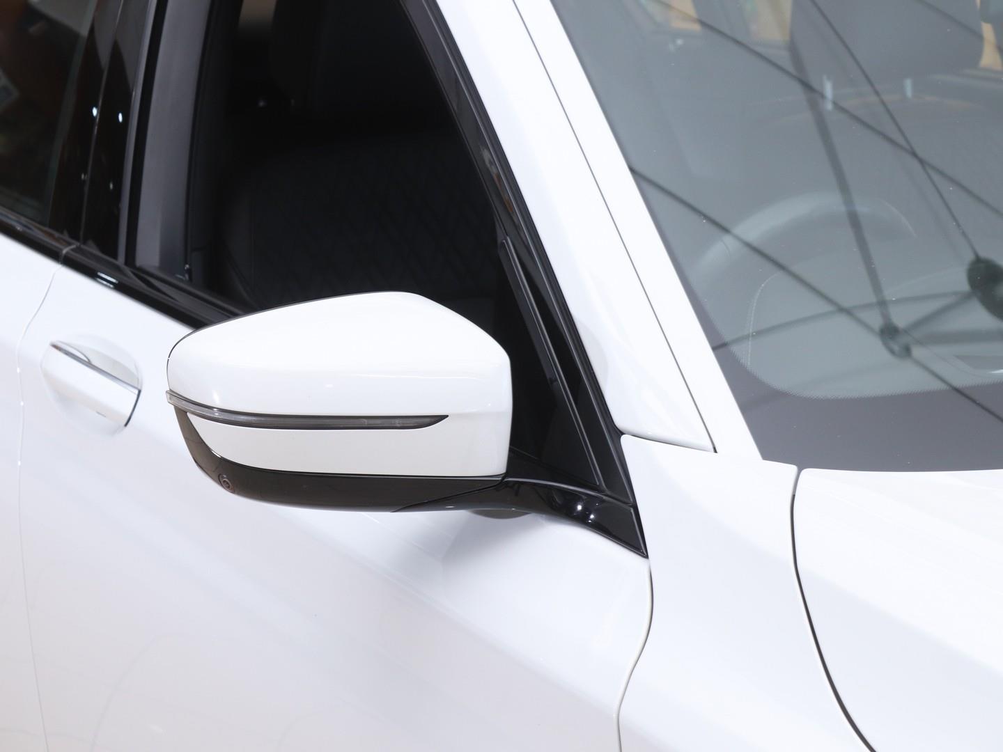 2020 BMW 7 Series 750Li xDrive M Sport image 8