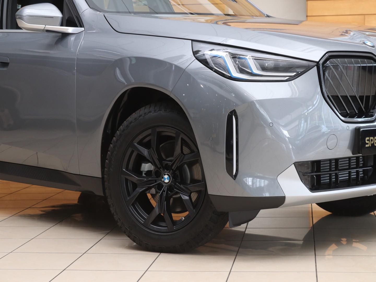 2026 BMW X3 20d xDrive Rugged image 2
