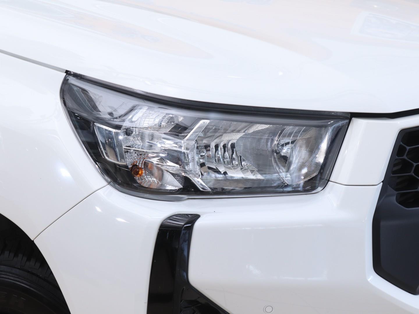 2025 Toyota Hilux 2.4GD-6 Double Cab 4x4 Raider Auto image 4