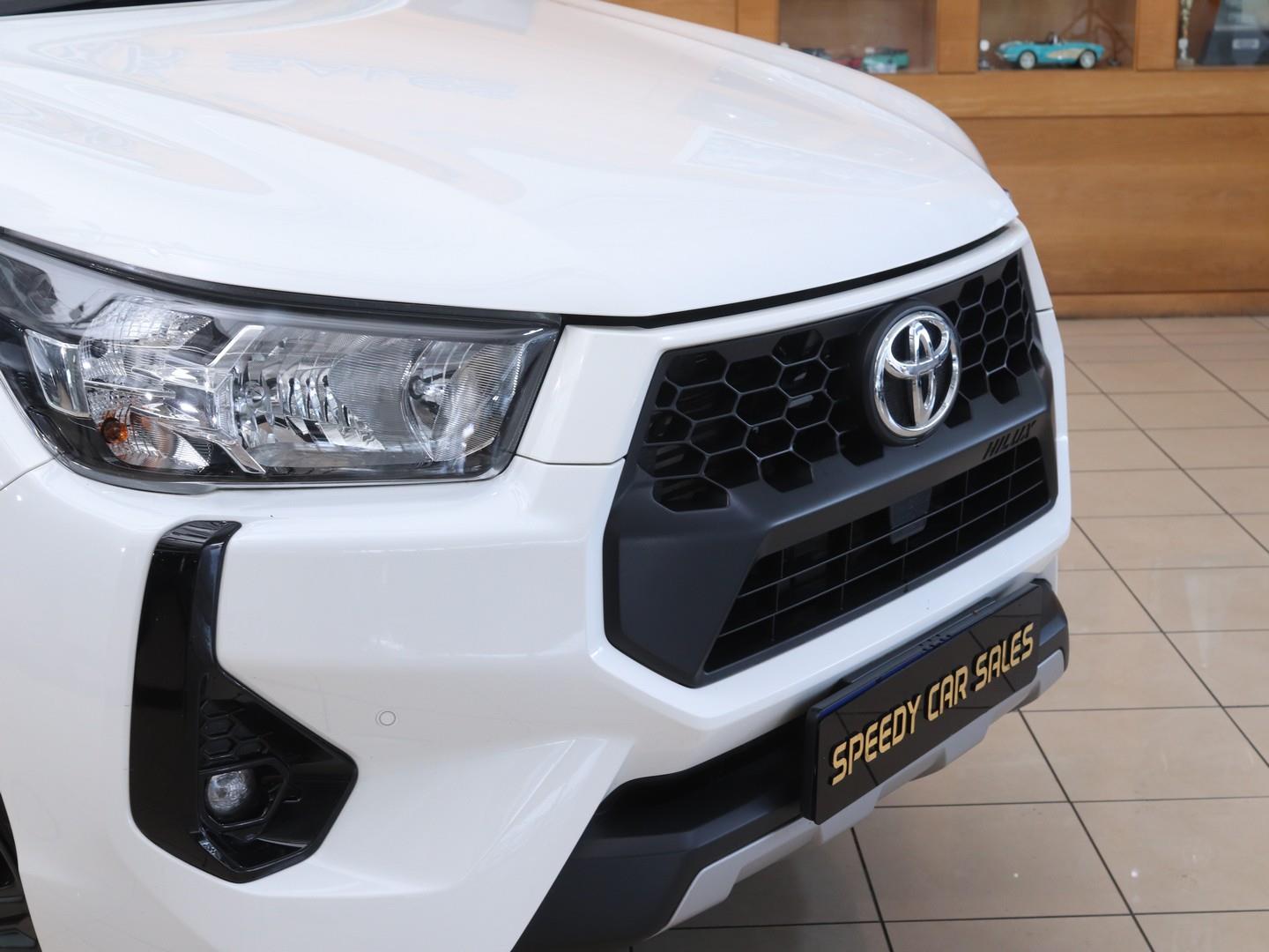 2025 Toyota Hilux 2.4GD-6 Double Cab 4x4 Raider Auto image 5