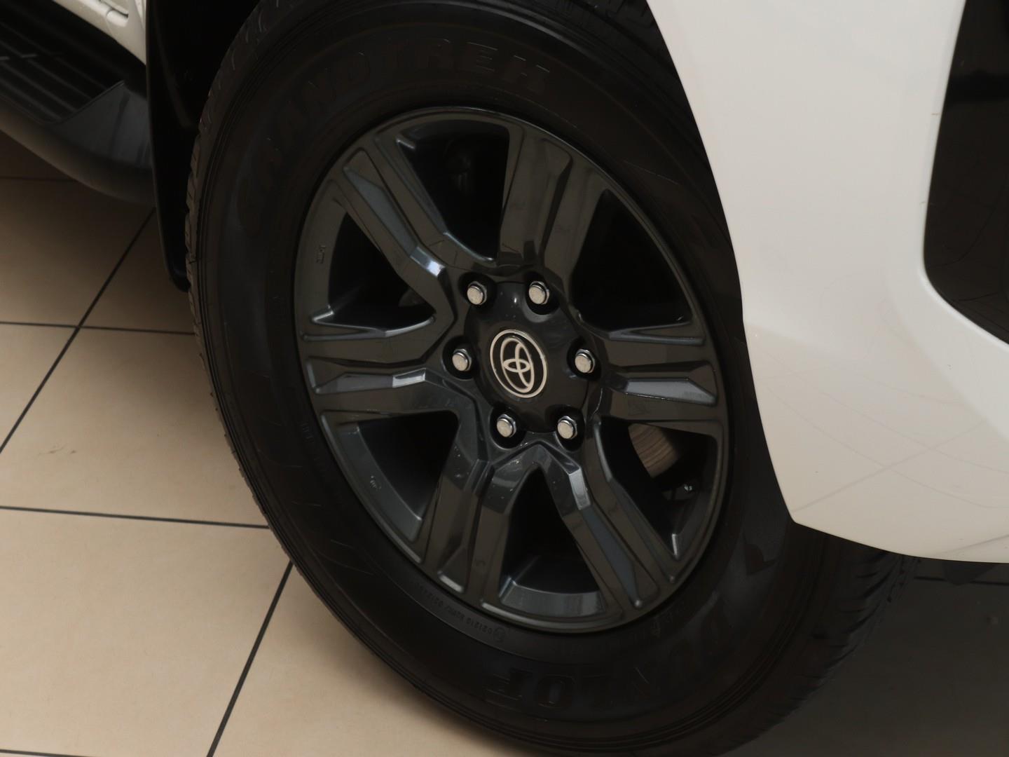 2025 Toyota Hilux 2.4GD-6 Double Cab 4x4 Raider Auto image 6