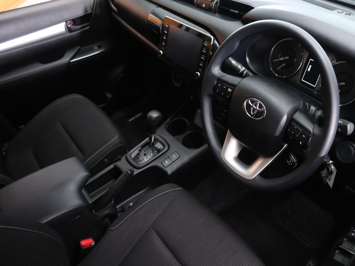 2025 Toyota Hilux 2.4GD-6 Double Cab 4x4 Raider Auto image 8