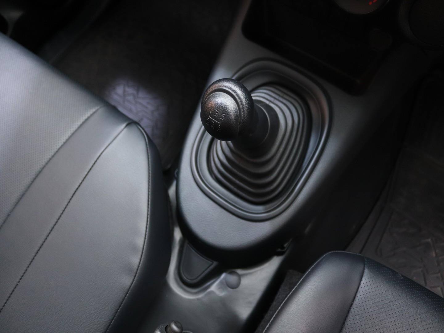 2025 Toyota Hilux 2.0 VVTi image 11