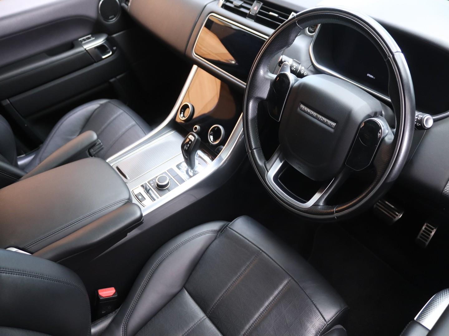 2018 Land Rover Range Rover Sport HSE Dynamic Supercharged image 9