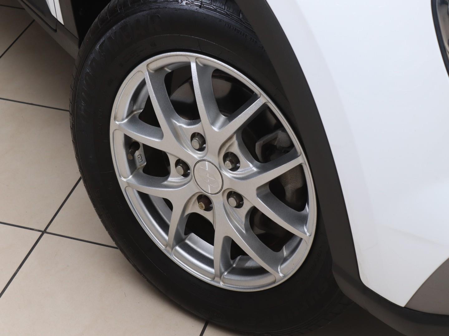 2022 Hyundai Venue 1.0T Motion Auto image 6