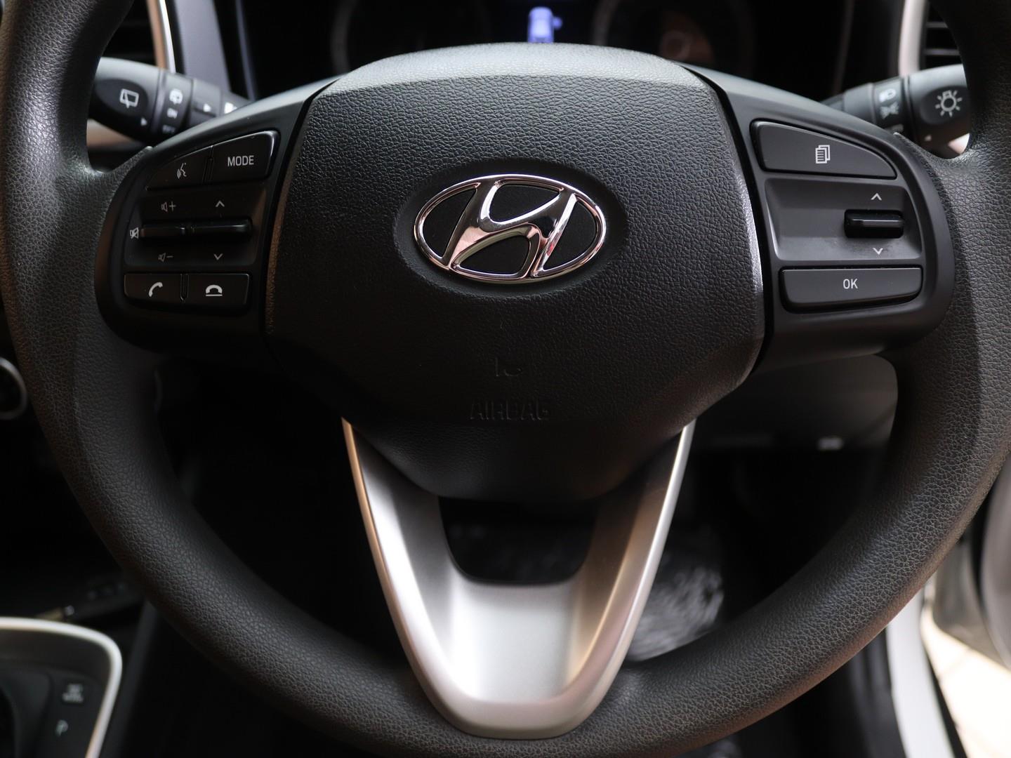 2022 Hyundai Venue 1.0T Motion Auto image 9