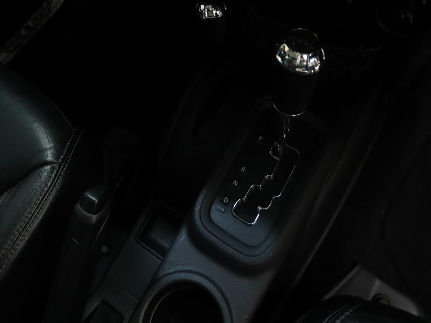 2012 Jeep Wrangler Unlimited 2.8CRD Sahara image 12