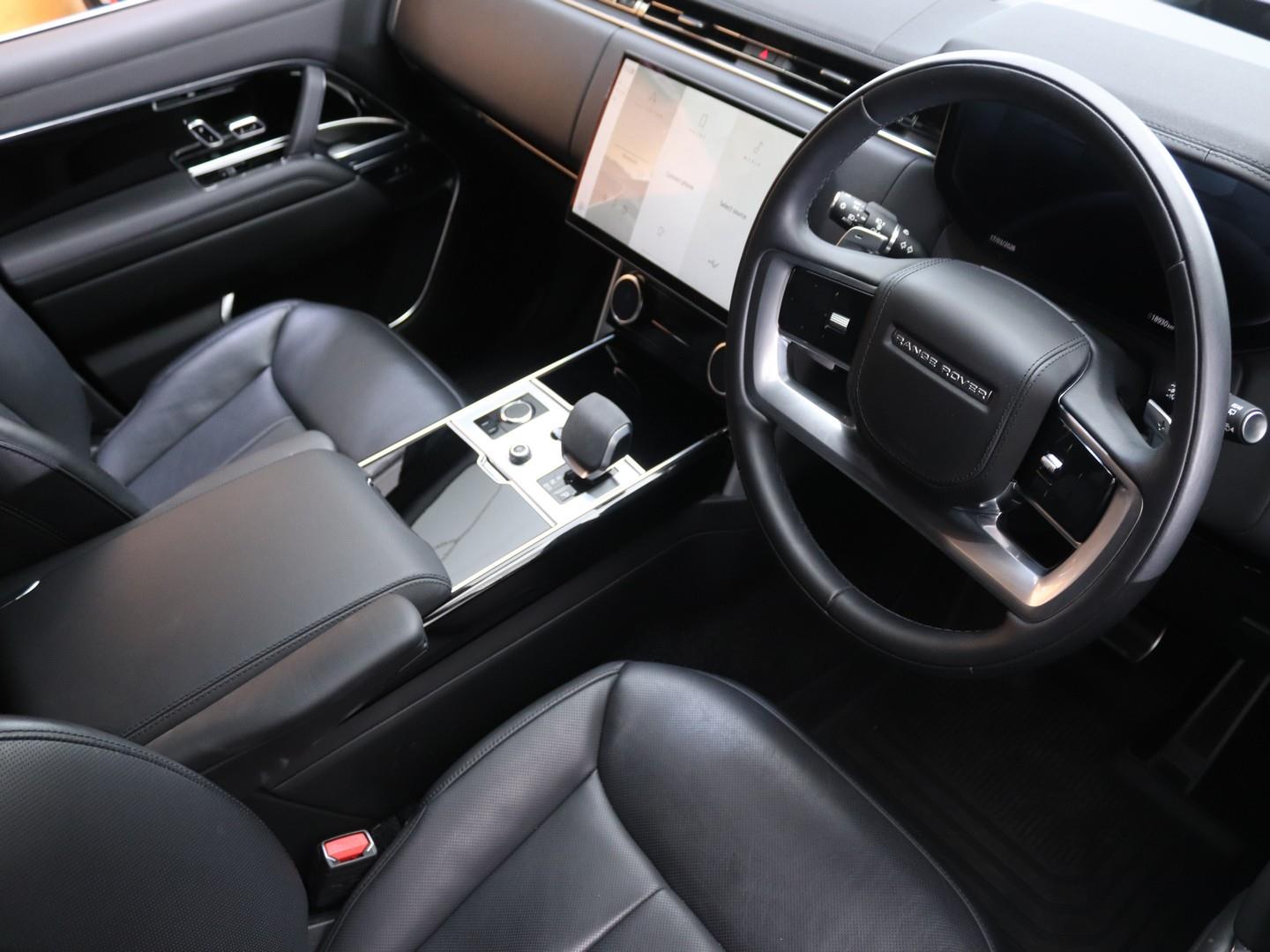 2024 Land Rover Range Rover D350 HSE image 10