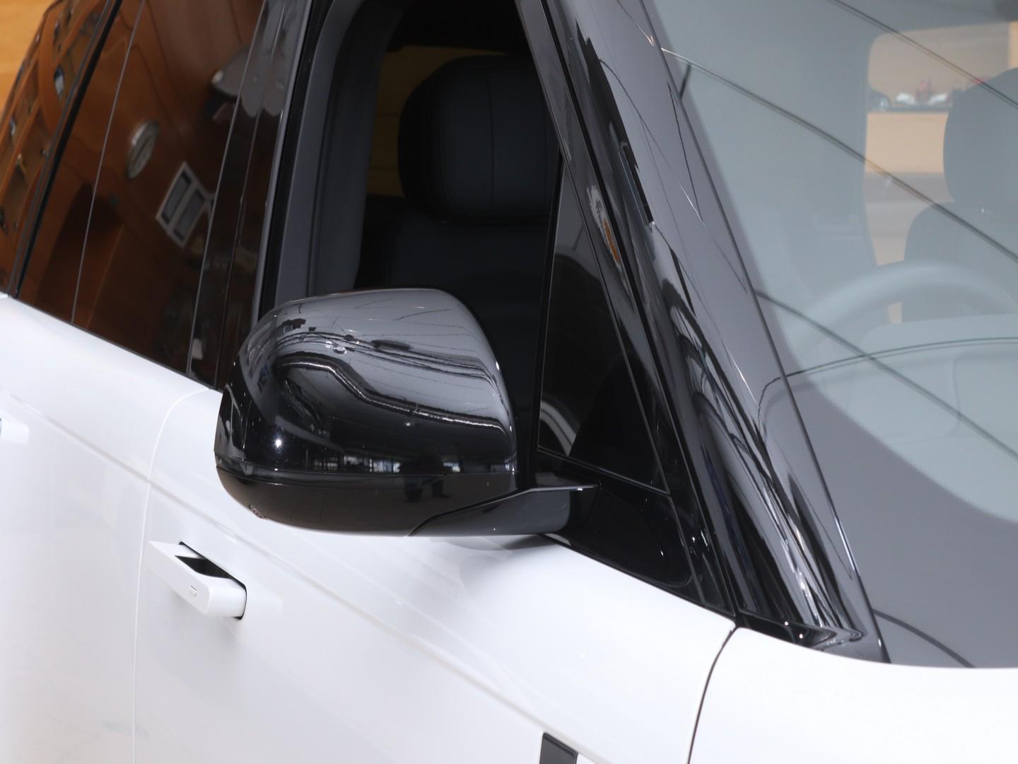 2024 Land Rover Range Rover D350 HSE image 8