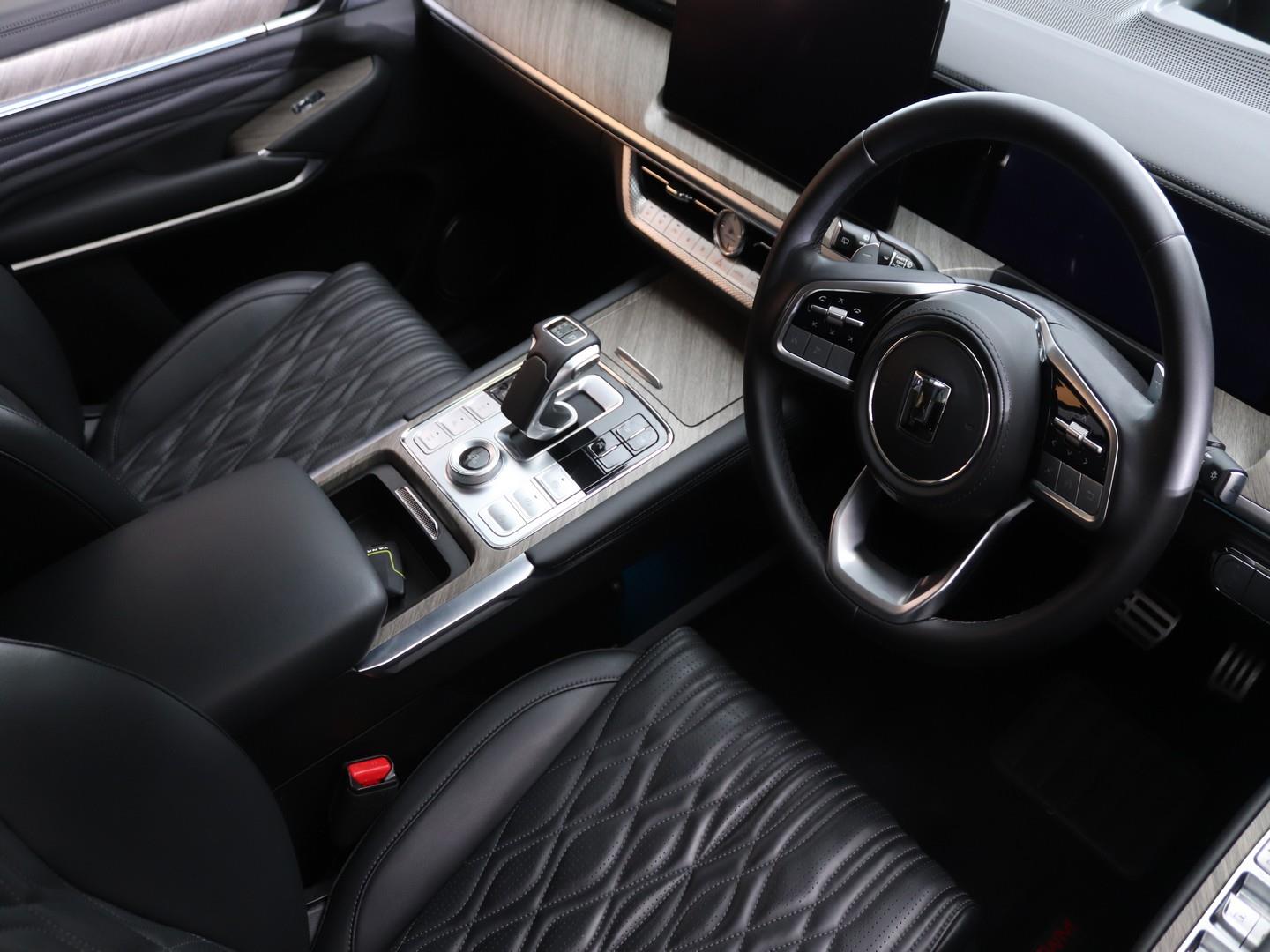 2025 GWM Tank 500 2.0T HEV Ultra Luxury 4x4 image 10