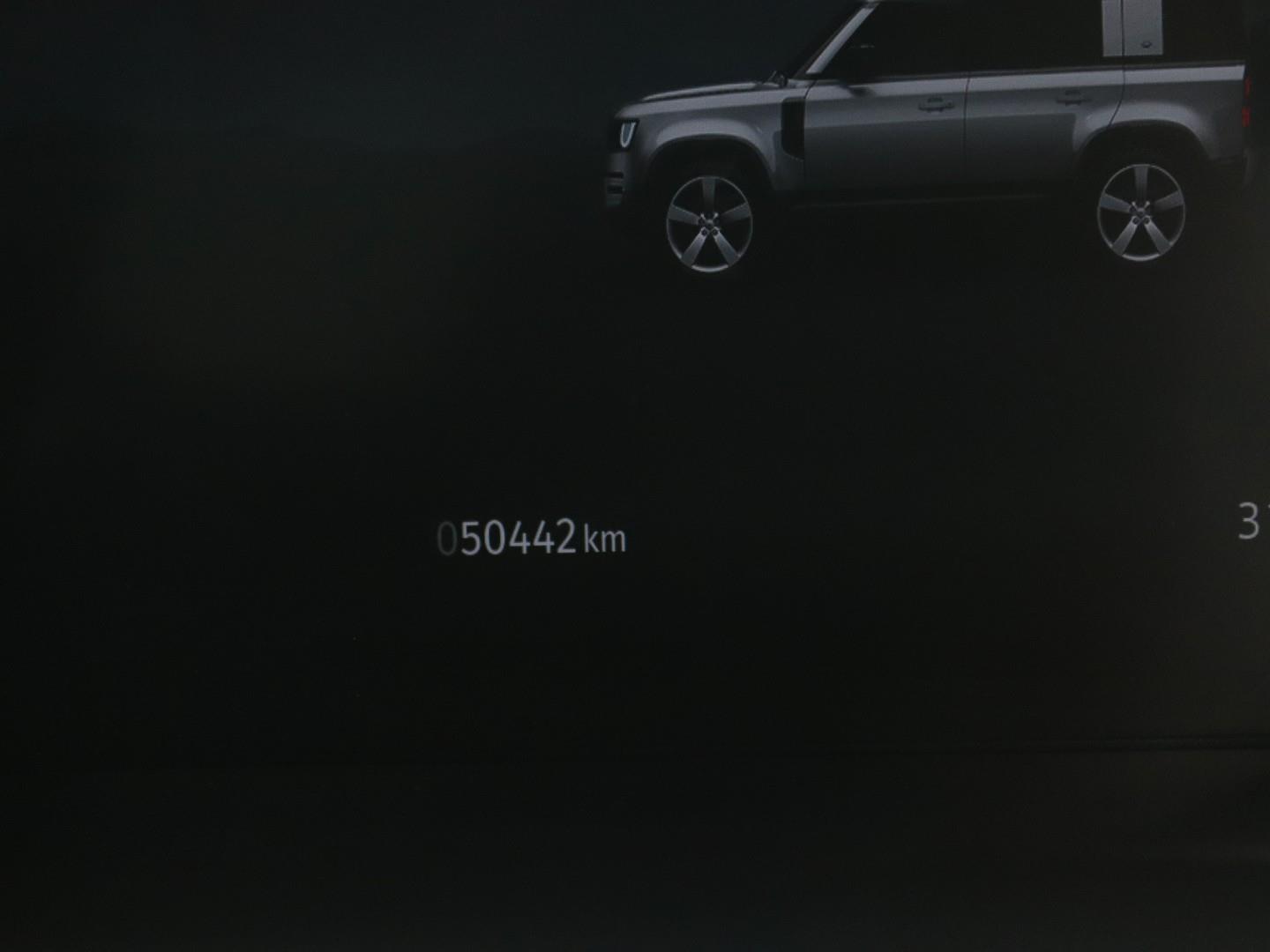 2022 Land Rover Defender 110 D300 X-Dynamic HSE image 11
