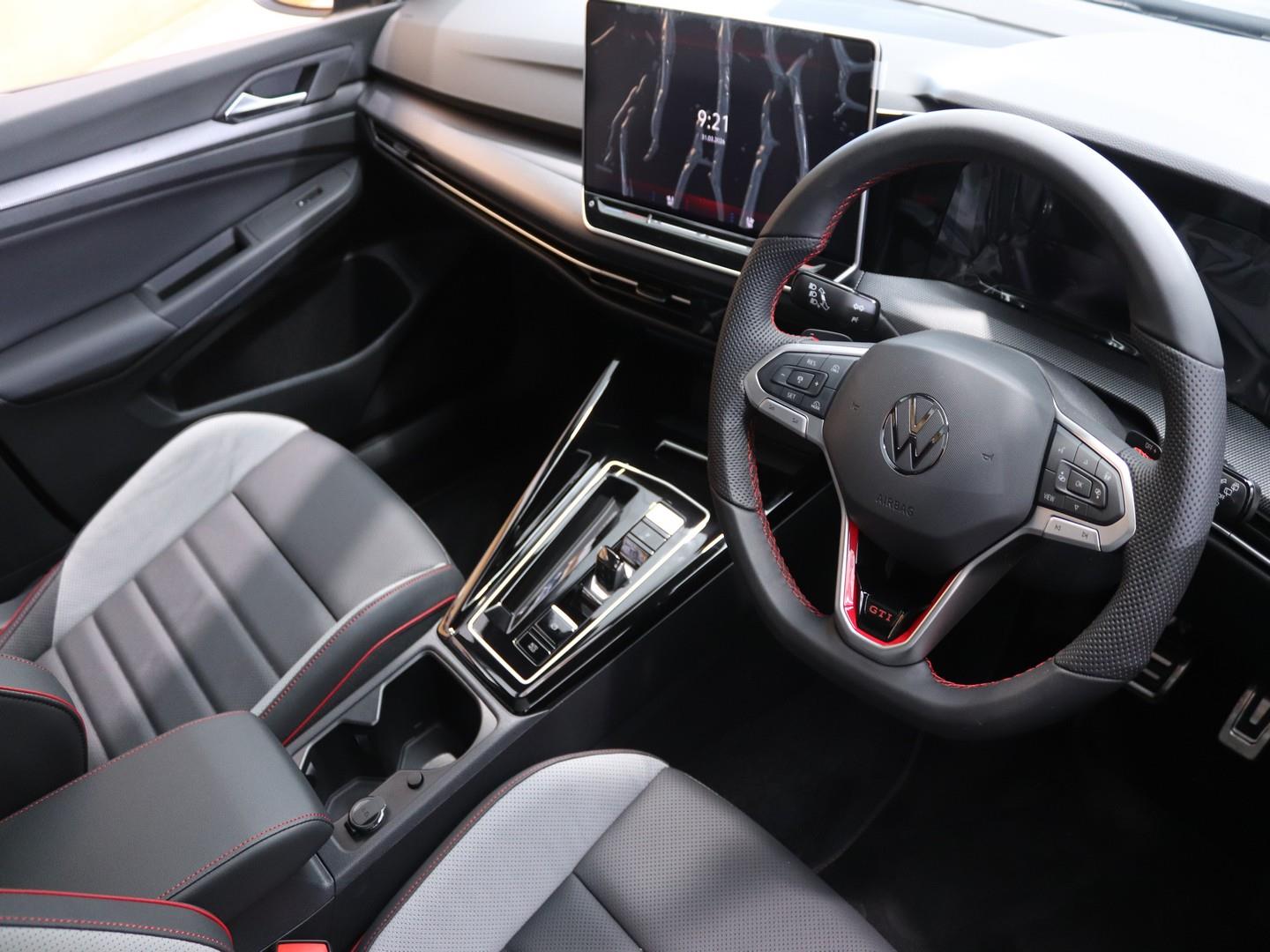 2026 Volkswagen Golf GTI image 11