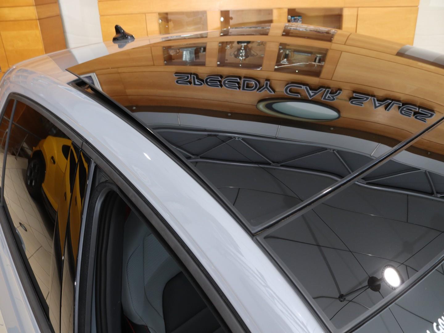 2026 Volkswagen Golf GTI image 9