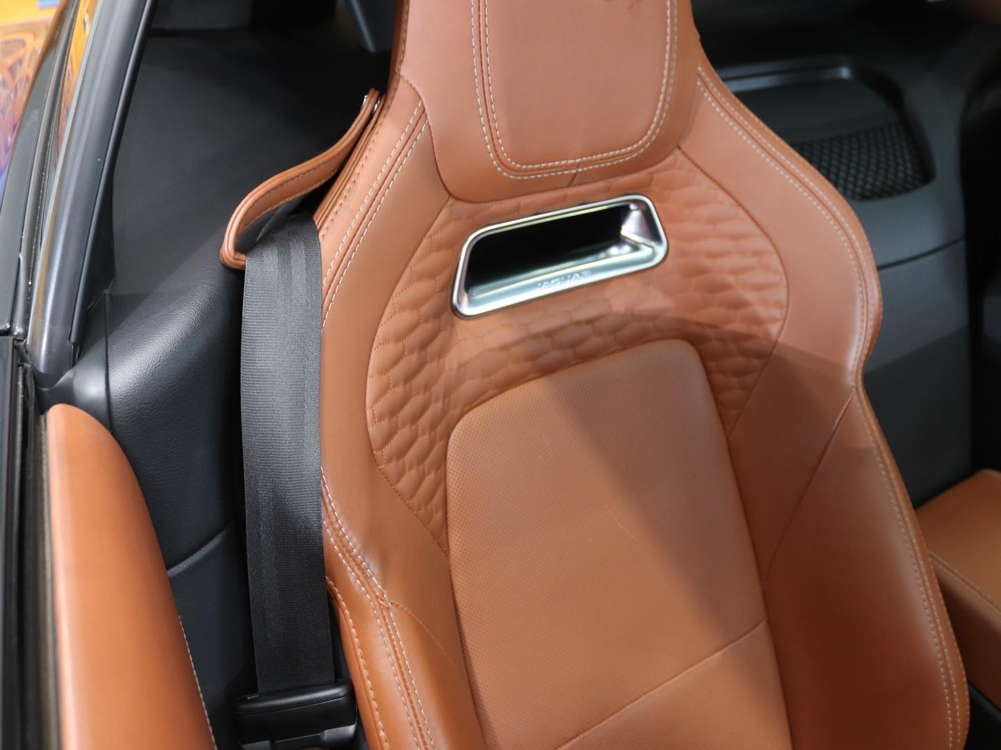 2021 Jaguar F-Type P380 R-Dynamic Coupe image 8