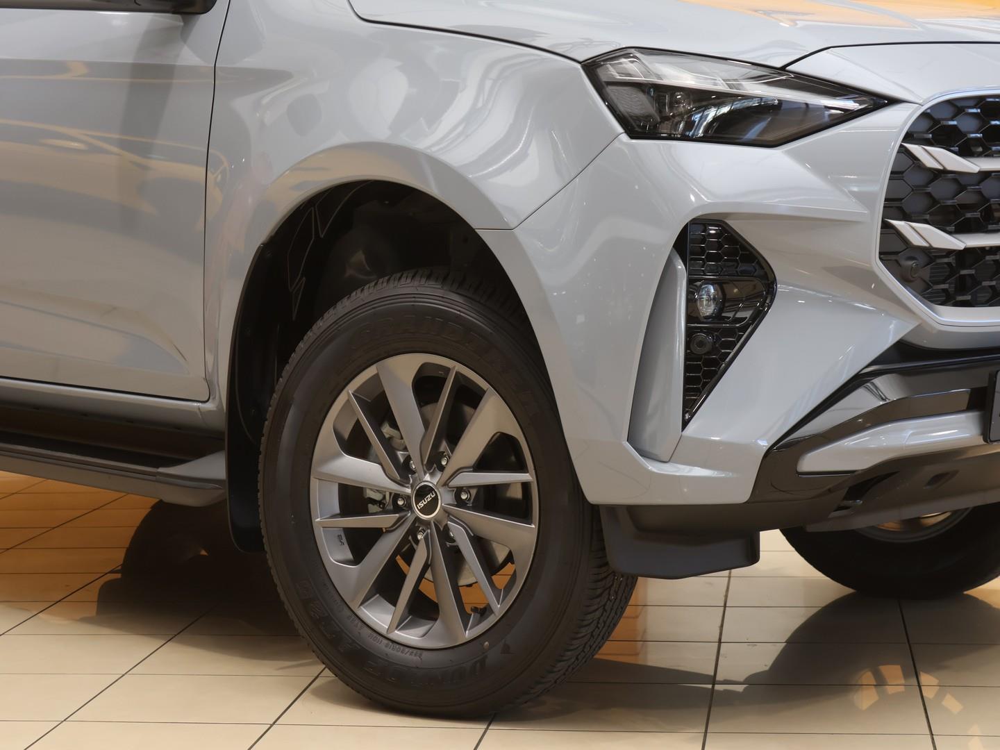 2026 Isuzu mu-X 1.9TD LS image 2