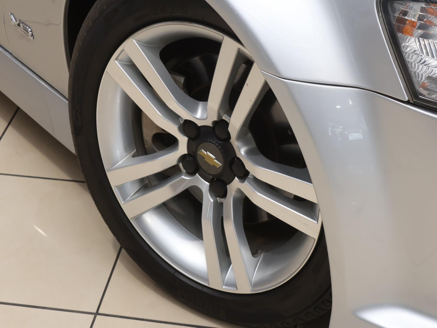 2010 Chevrolet Lumina Ute SS image 6