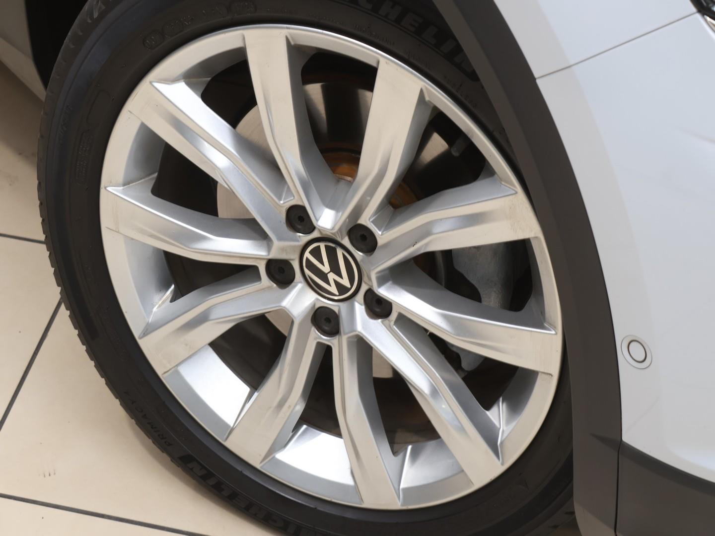 2021 Volkswagen T-Roc 2.0TSI 140kW 4Motion Design image 6