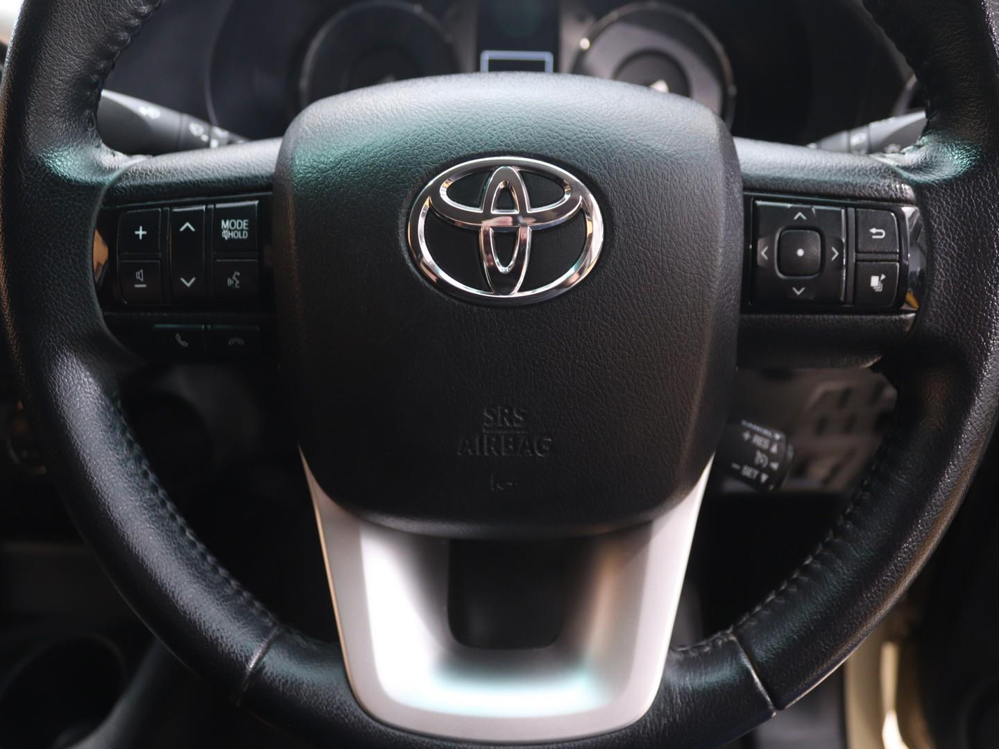2022 Toyota Hilux 2.8GD-6 Double Cab Raider auto image 11