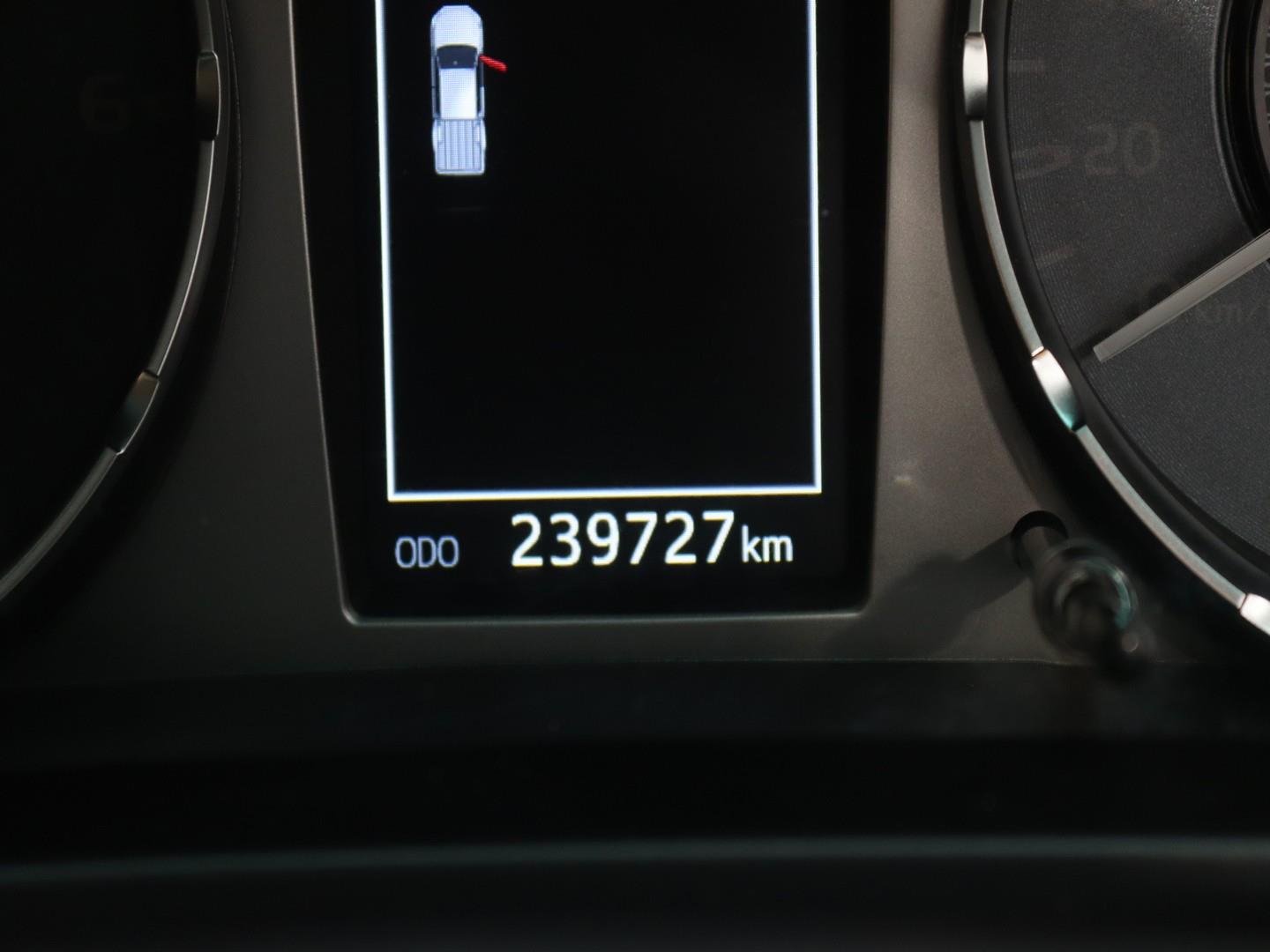 2022 Toyota Hilux 2.8GD-6 Double Cab Raider auto image 12