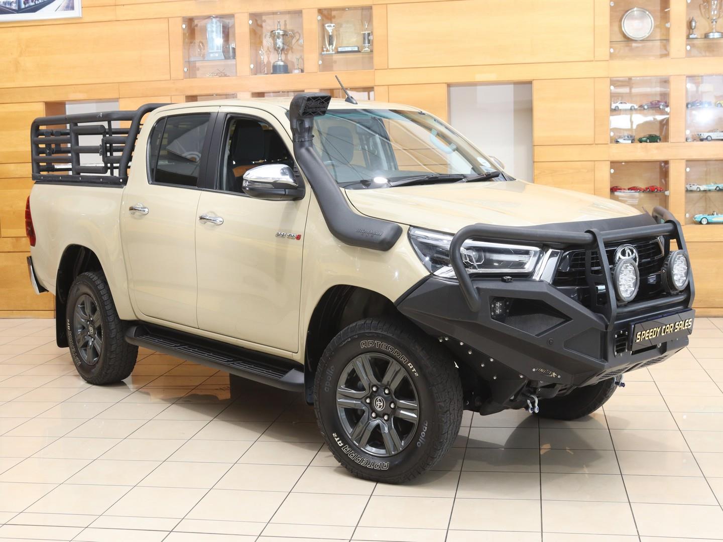 2022 Toyota Hilux 2.8GD-6 Double Cab Raider auto image 3
