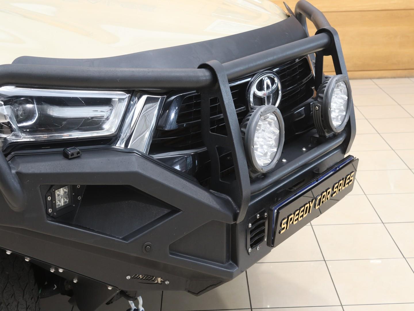 2022 Toyota Hilux 2.8GD-6 Double Cab Raider auto image 5