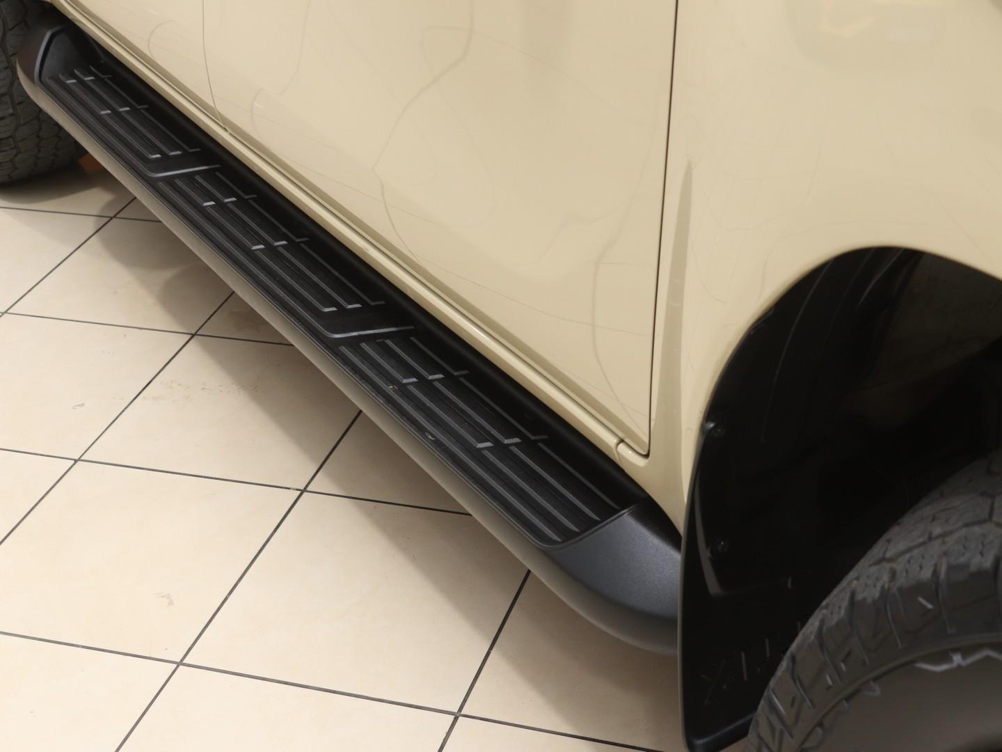 2022 Toyota Hilux 2.8GD-6 Double Cab Raider auto image 7