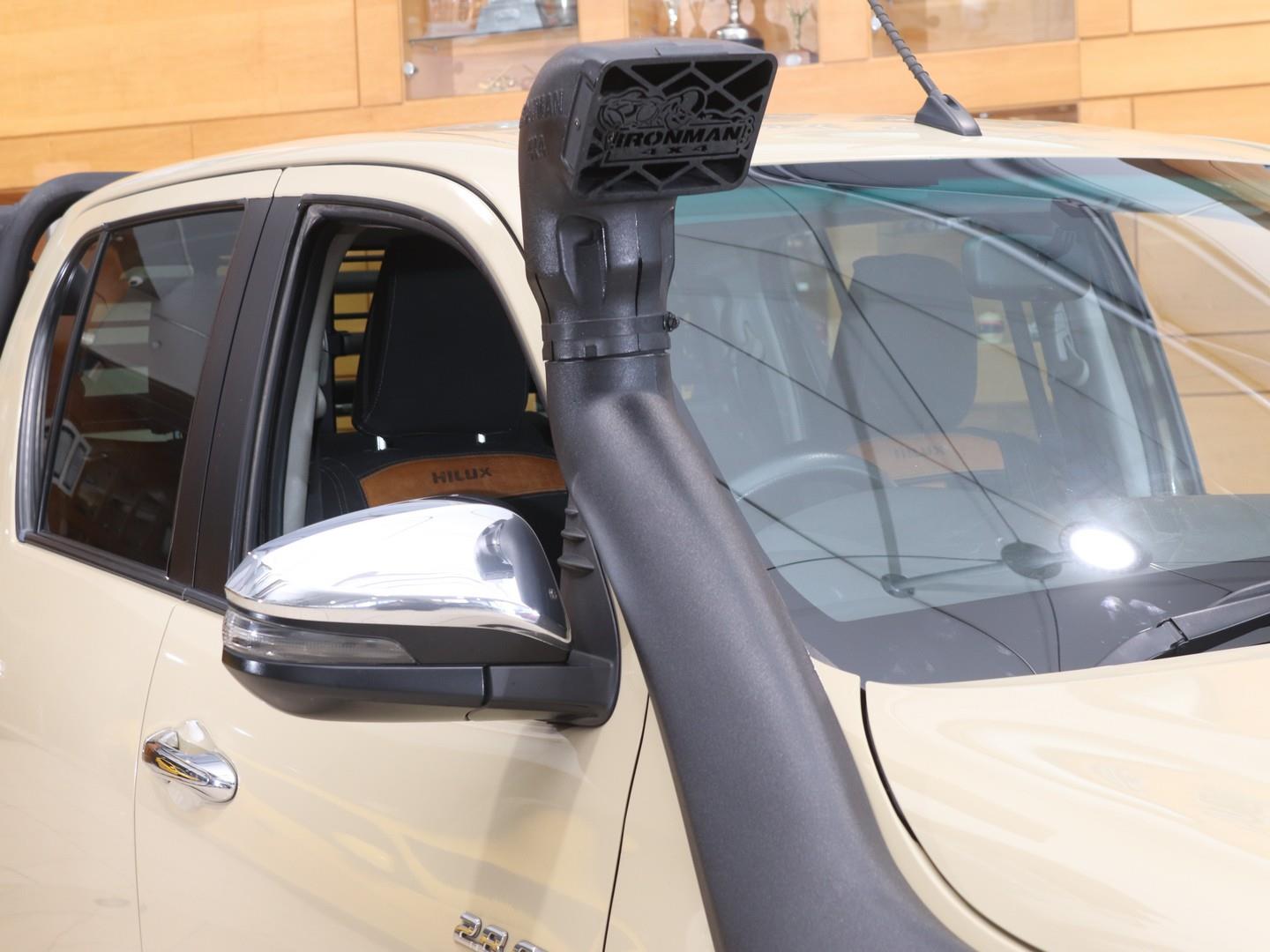 2022 Toyota Hilux 2.8GD-6 Double Cab Raider auto image 8