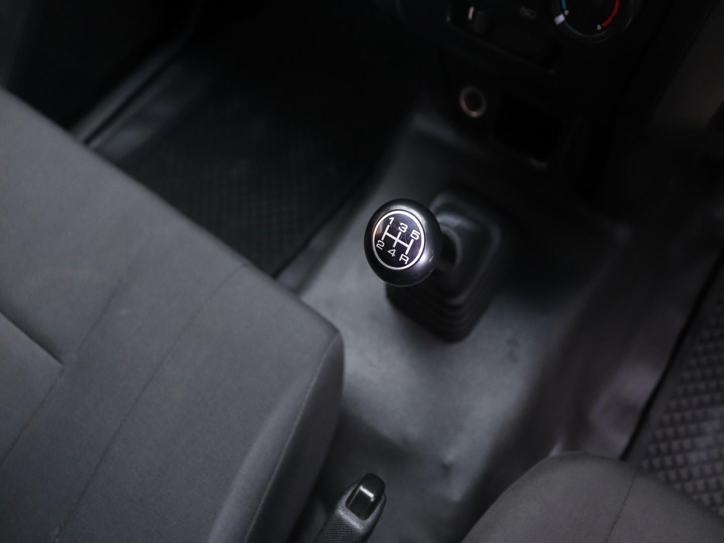 2022 Isuzu D-Max 250 Fleetside Safety image 12