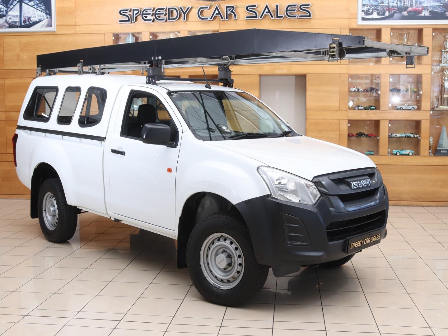 2022 Isuzu D-Max 250 Fleetside Safety image 3