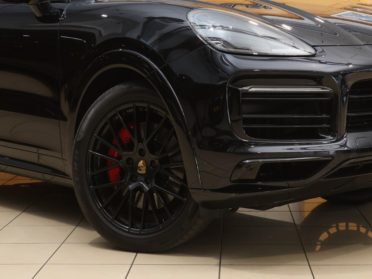 2022 Porsche Cayenne GTS Coupe image 2