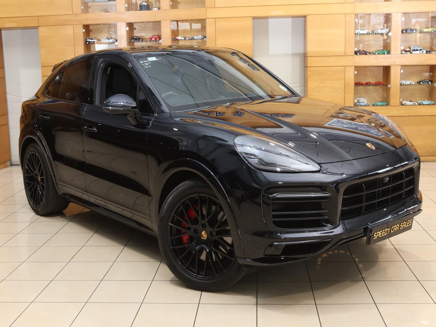 2022 Porsche Cayenne GTS Coupe image 3