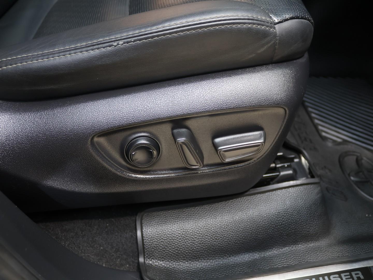 2023 Toyota Land Cruiser 300 3.5T ZX image 10
