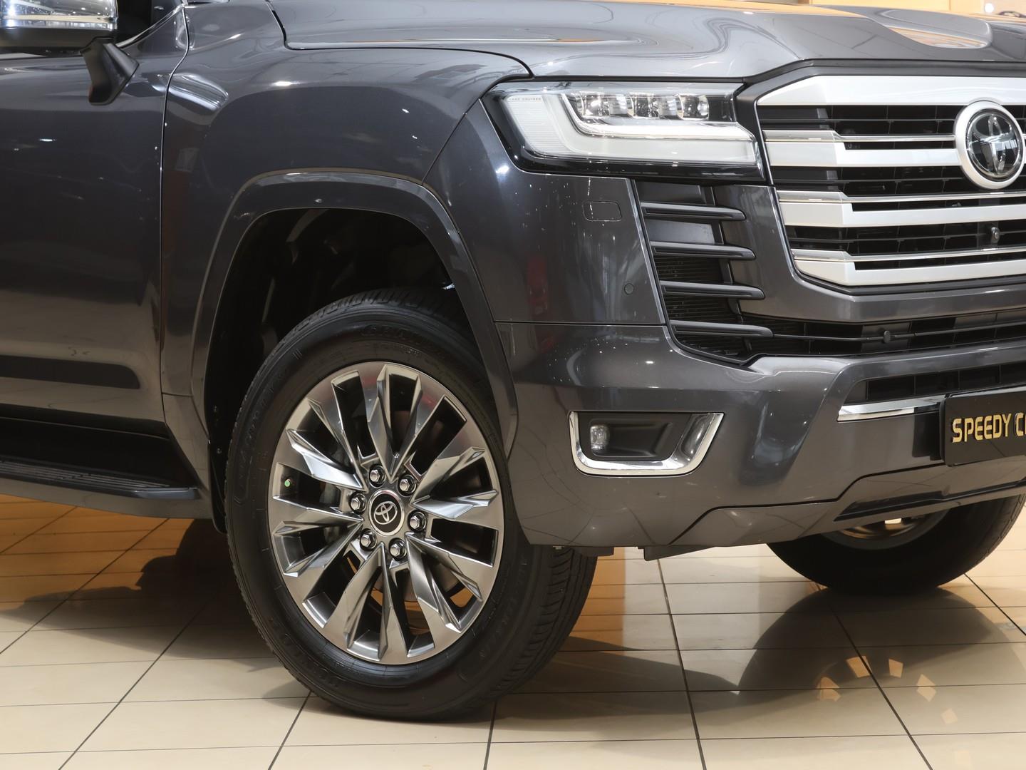 2023 Toyota Land Cruiser 300 3.5T ZX image 2
