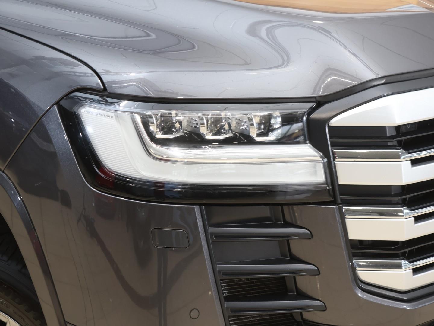 2023 Toyota Land Cruiser 300 3.5T ZX image 4