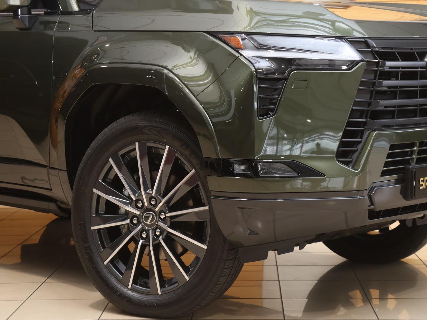 2026 Lexus GX 550 SE image 2