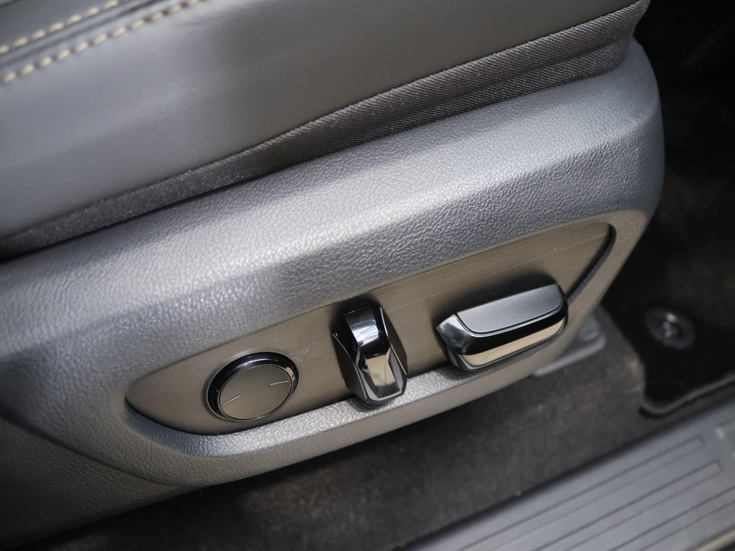 2026 Lexus GX 550 Overtrail image 10