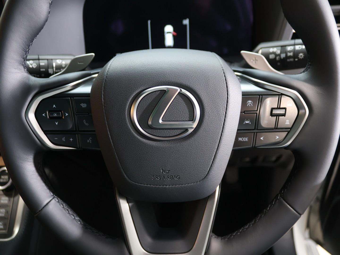 2026 Lexus GX 550 Overtrail image 11